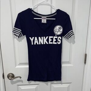 Victoria’s Secret Pink Yankees Navy T-Shirt XS
